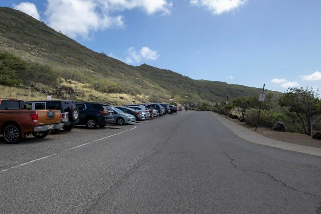 Hiking the Scenic Makapuu Lighthouse Trail 7 Parking lot at Makapuu Lighthouse Trail
