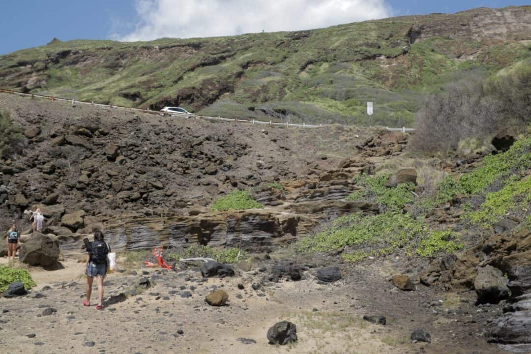 The rocky trail going down to Halona Beach Cove