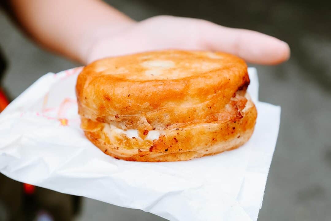 6 Awesome Things to Do at Sun Moon Lake 22 Chinese Hamburger at Ita Thao Market