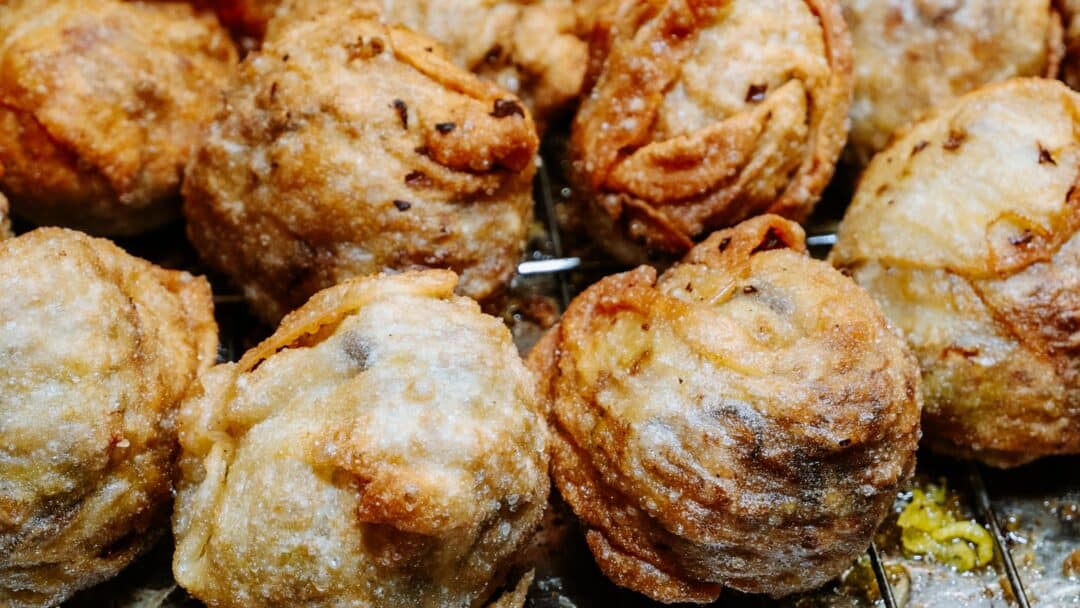 6 Awesome Things to Do at Sun Moon Lake 19 Fried Cabbage Buns at Ita Thao Market