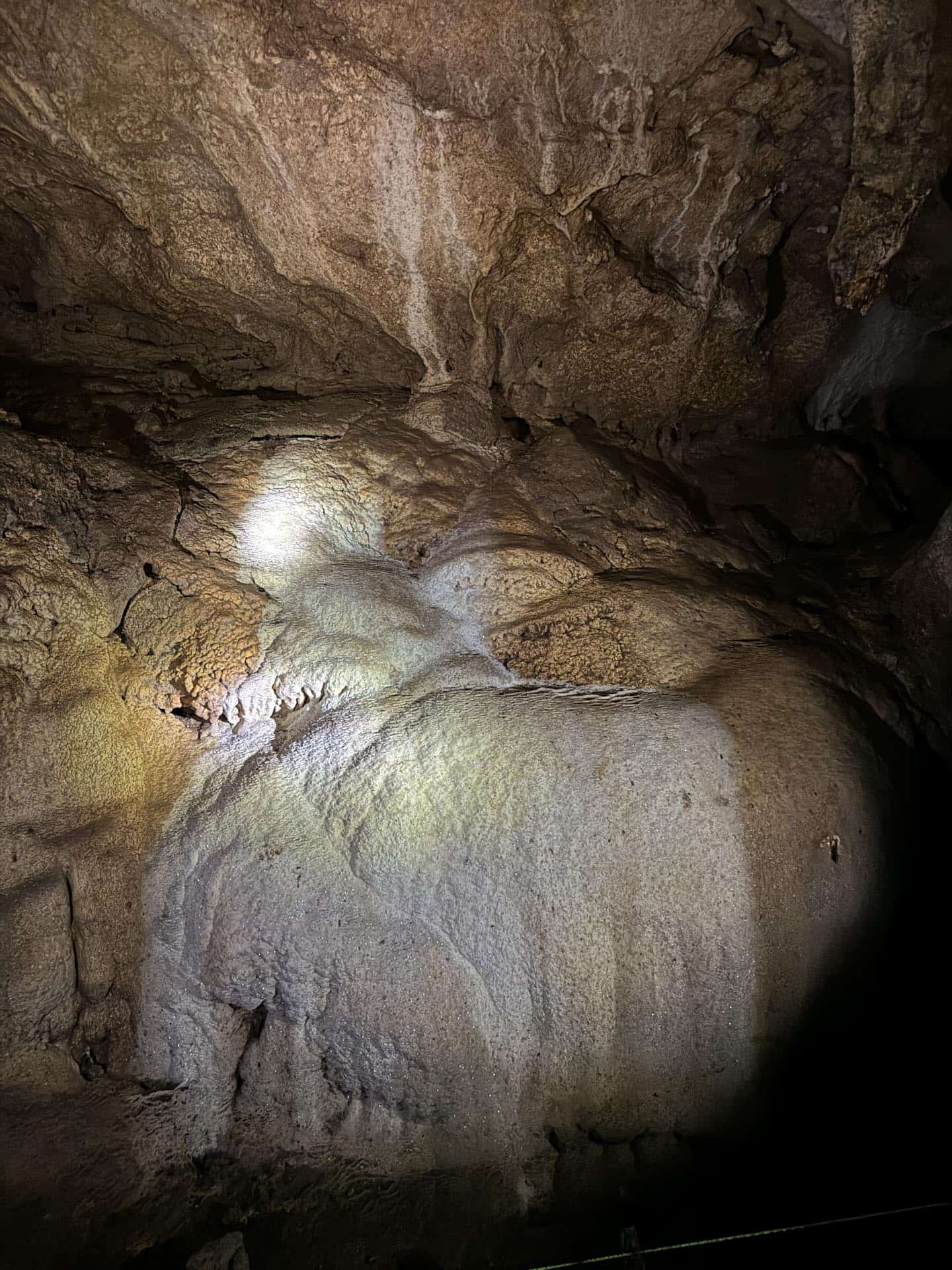 Princess Manan-aw Cave in Bohol minerals