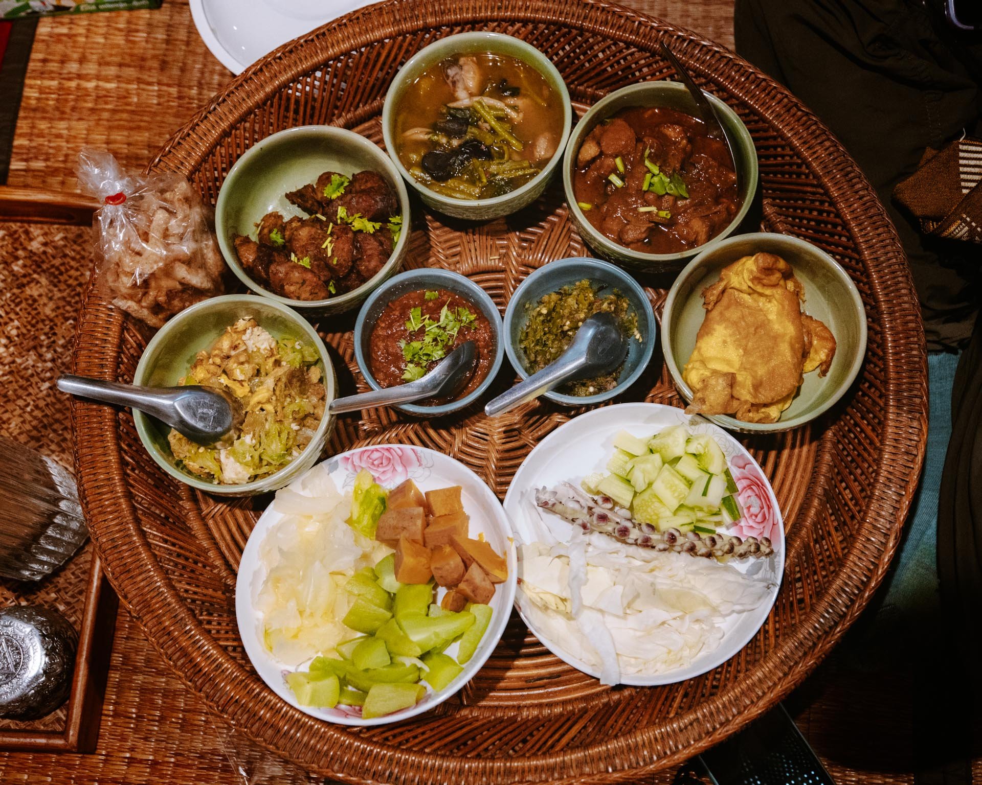 Mae Kampong Travel Guide: 6 Awesome Things to Do in Mae Kampong 27 Dinner at Preanhuan Cha-Ma Homestay in Maekampong Thailand