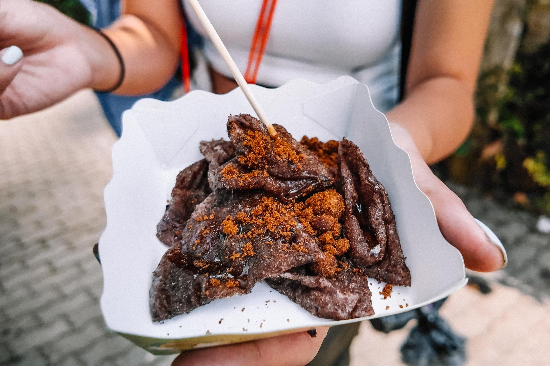 Mae Kampong Travel Guide: 6 Awesome Things to Do in Mae Kampong 13 Khao Puk Nga sesame rice cracker thailand