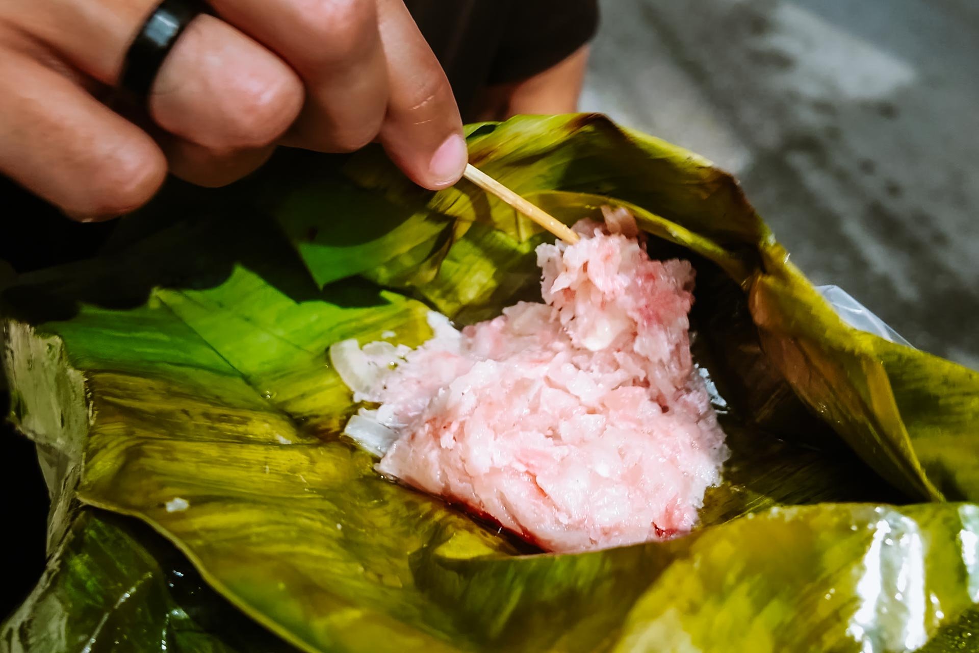 Mae Kampong Travel Guide: 6 Awesome Things to Do in Mae Kampong 10 Naem Mok Thai fermented pork sausage