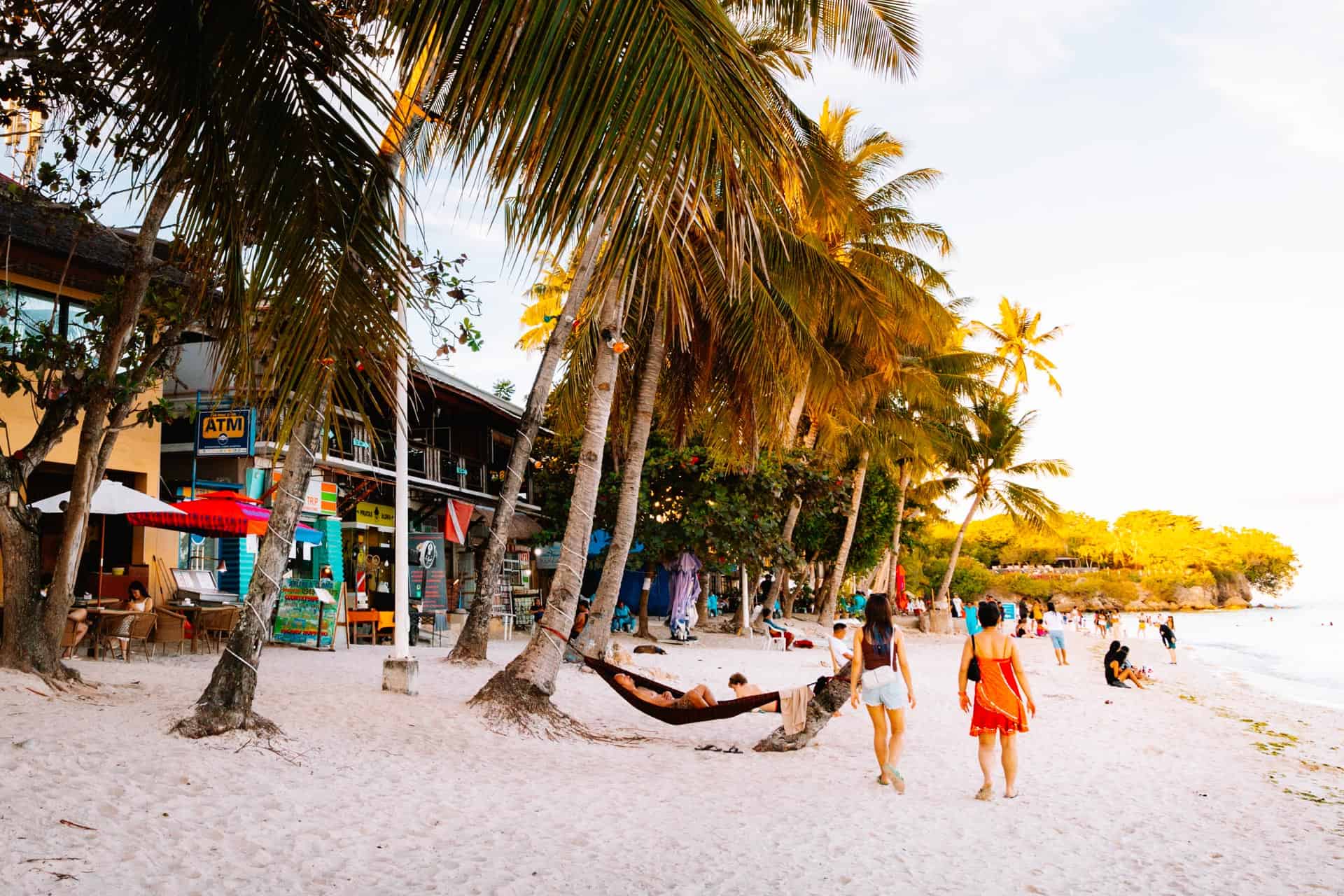 24 Awesome Things to Do in Bohol: Complete Guide 44 Alona Beach in Panglao