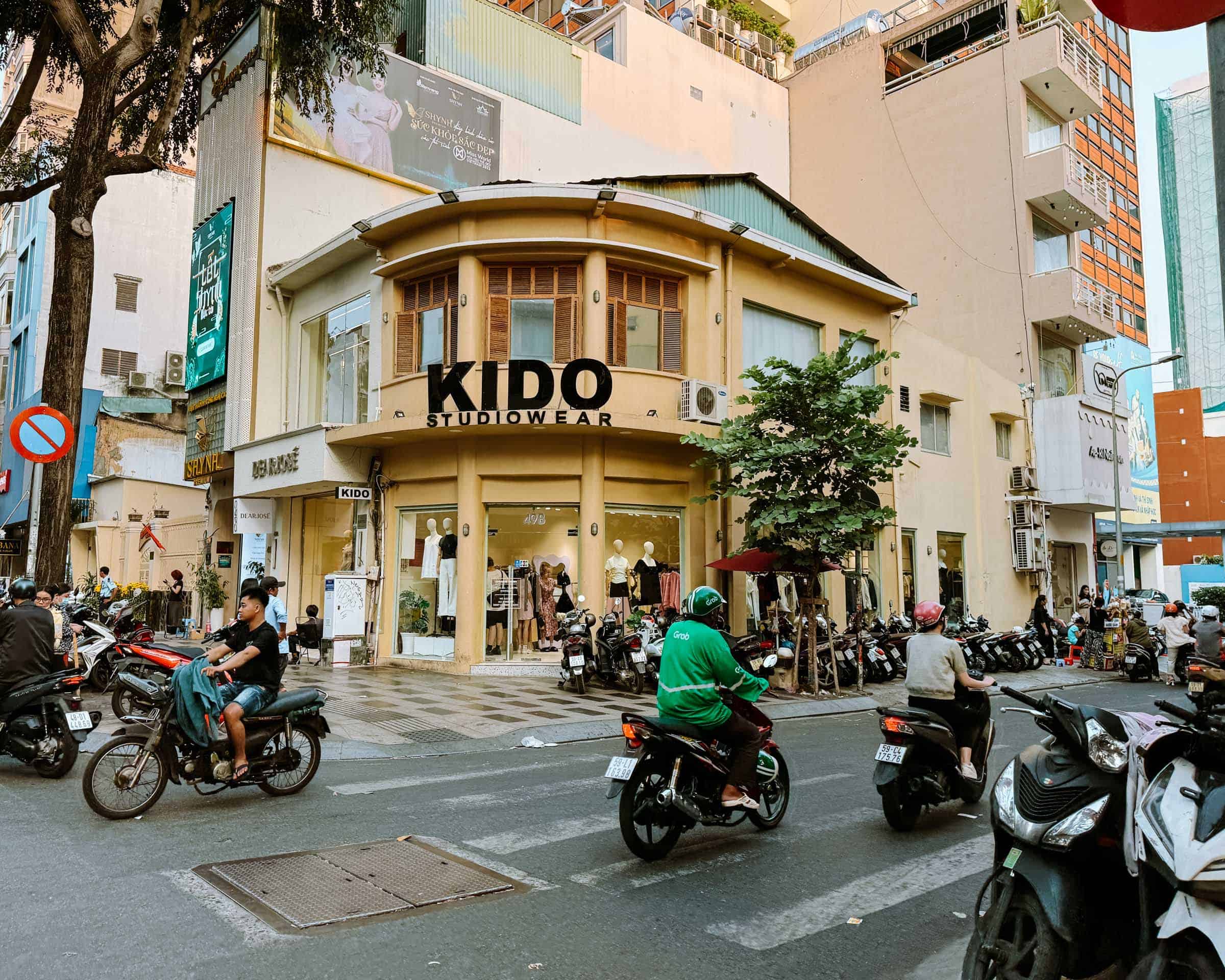Nguyen Trai shopping street in Saigon