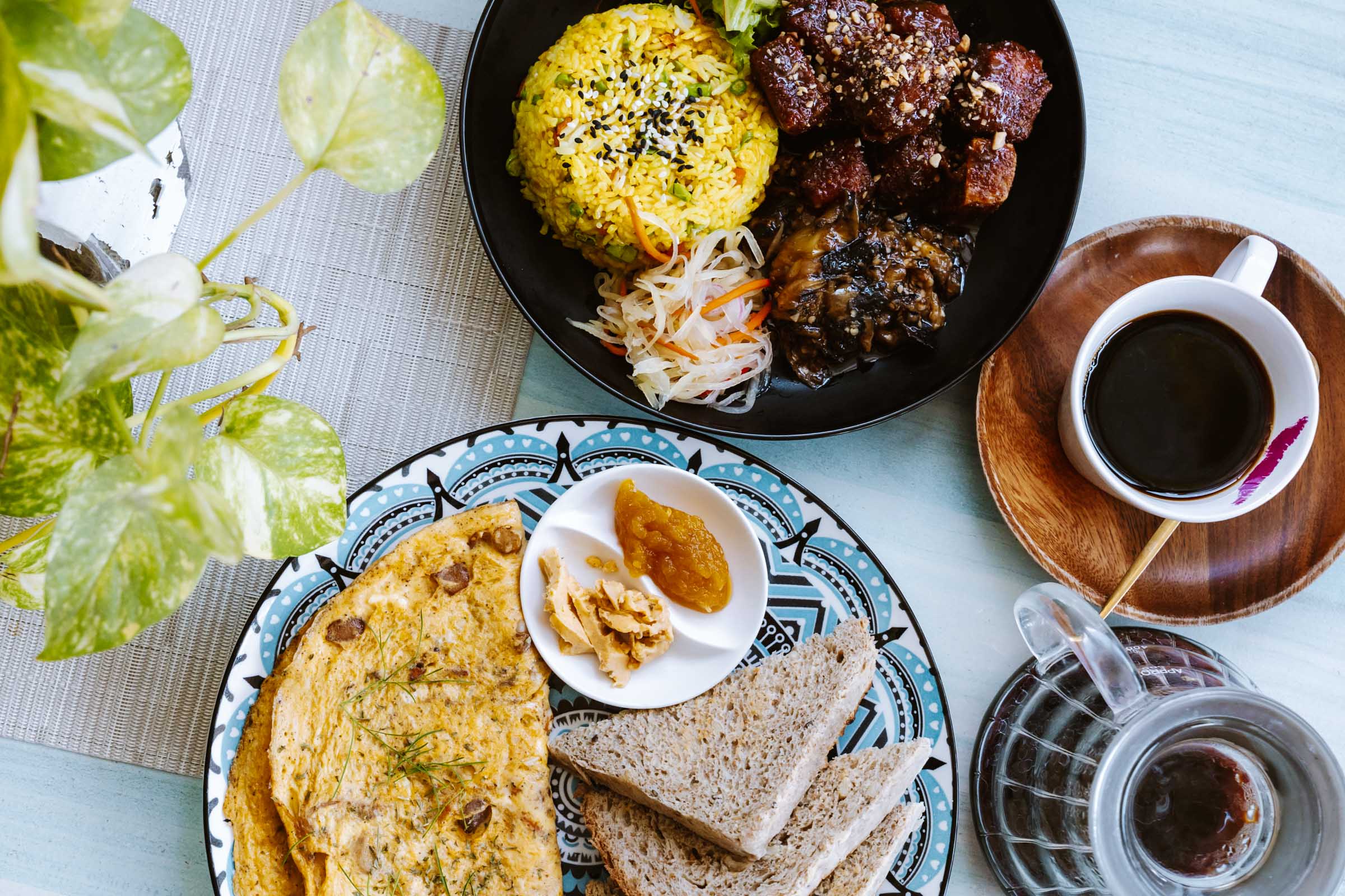 16 Awesome Things to Do in Camiguin: Complete Travel Guide 51 Hayahay Cafe