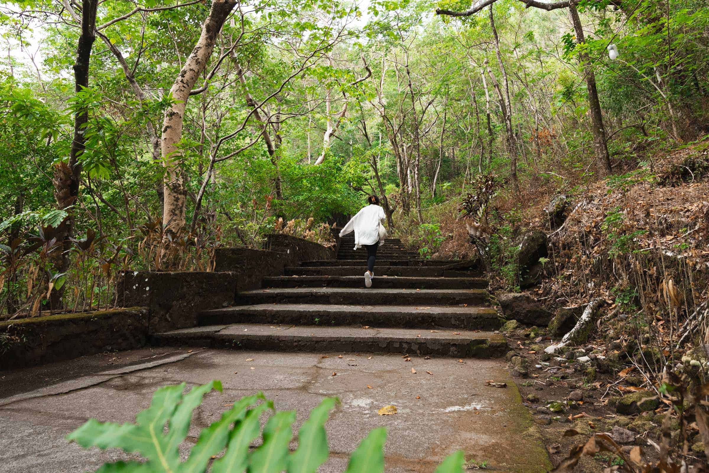 Walkway to the Old Volcano hike