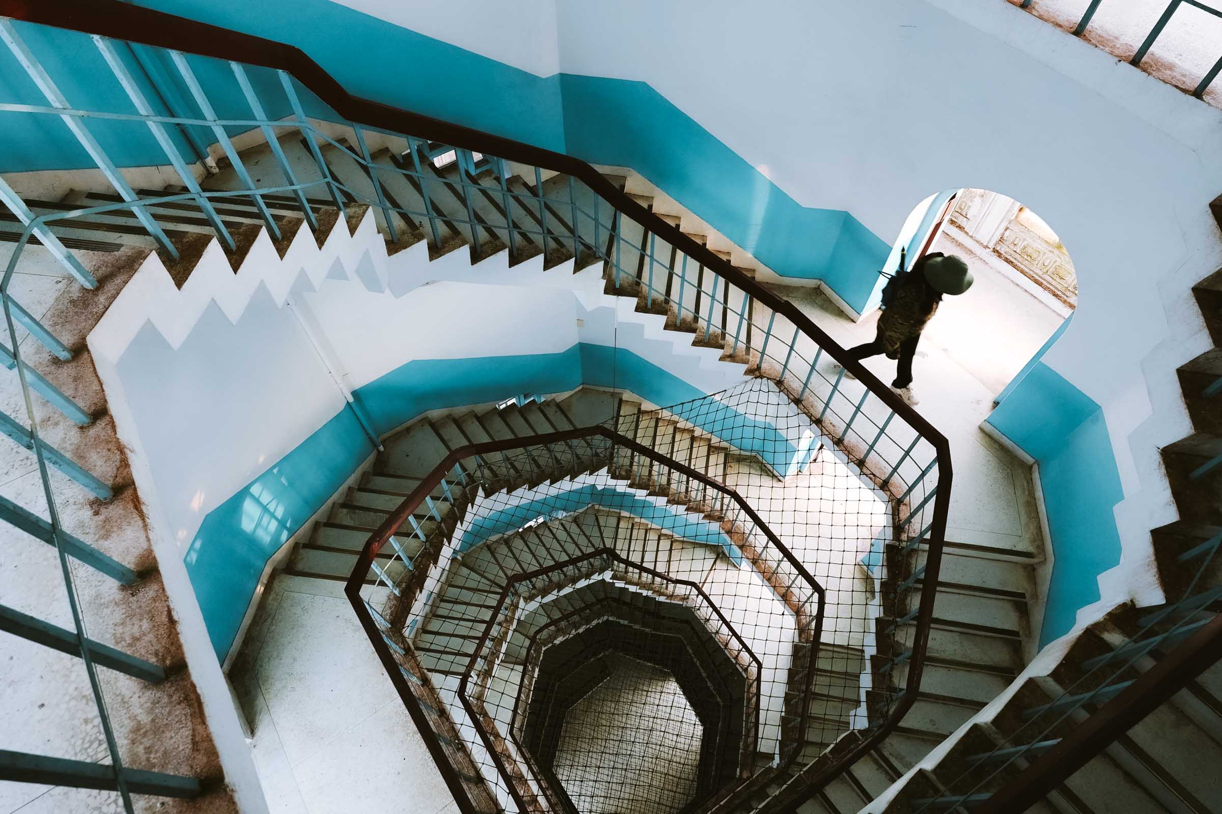 Ci'en Pagoda spiral staircase