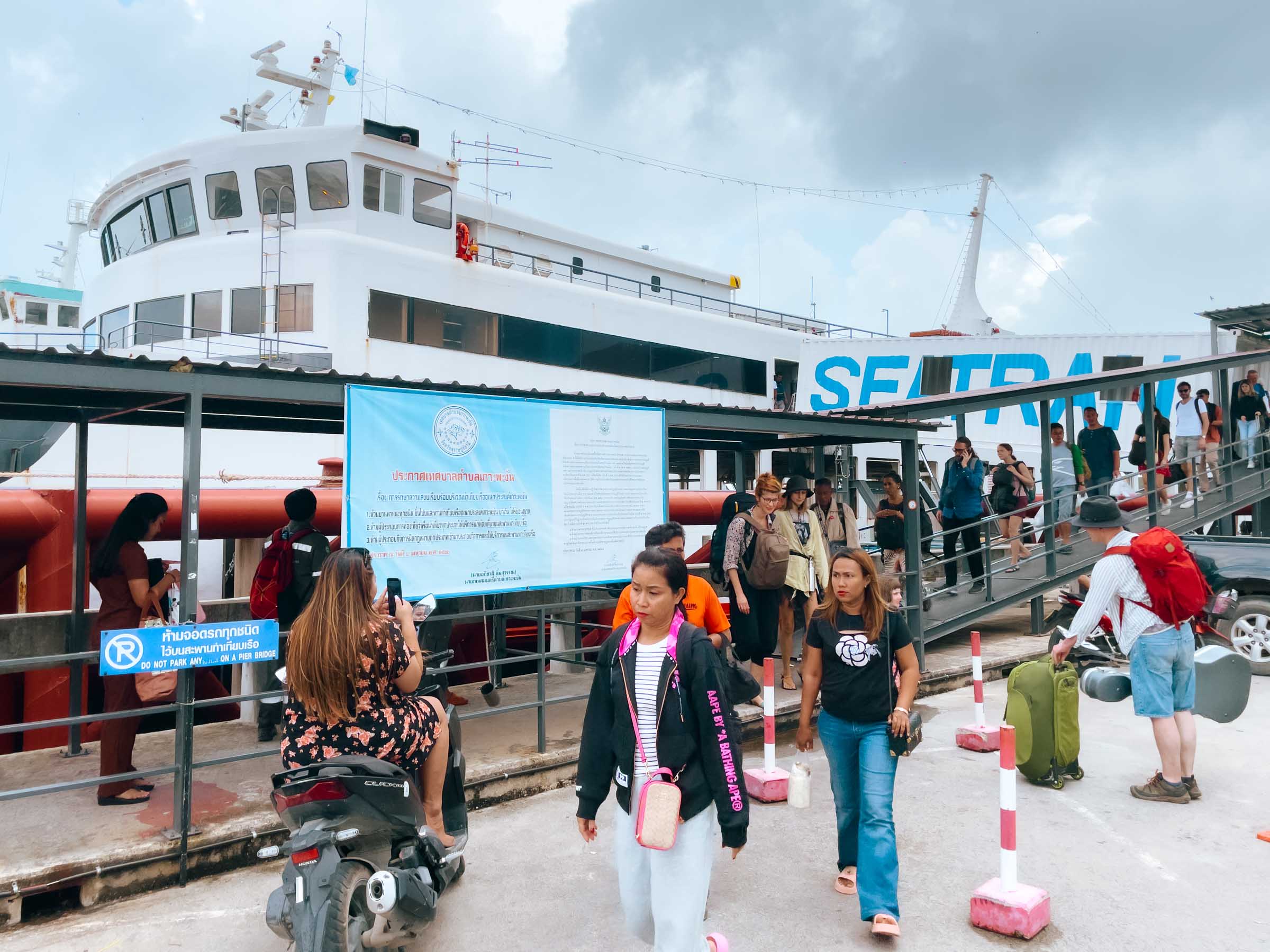 Disembarking Koh Phangan Ferry at Thong Sala