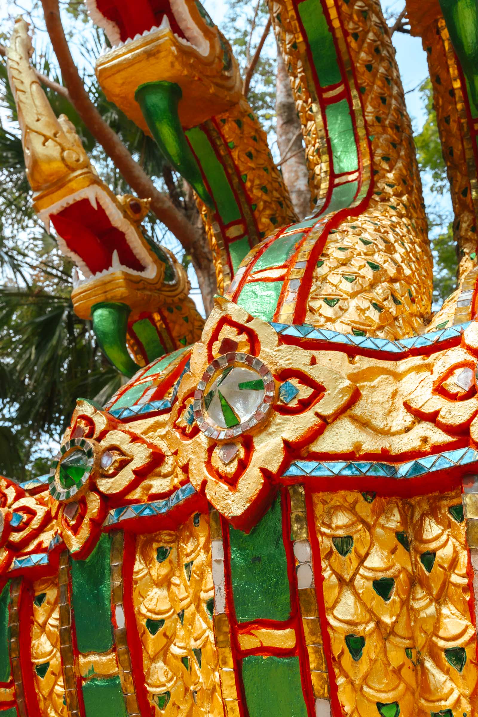 Wat Maduea Wan Koh Phangan serpent golden details