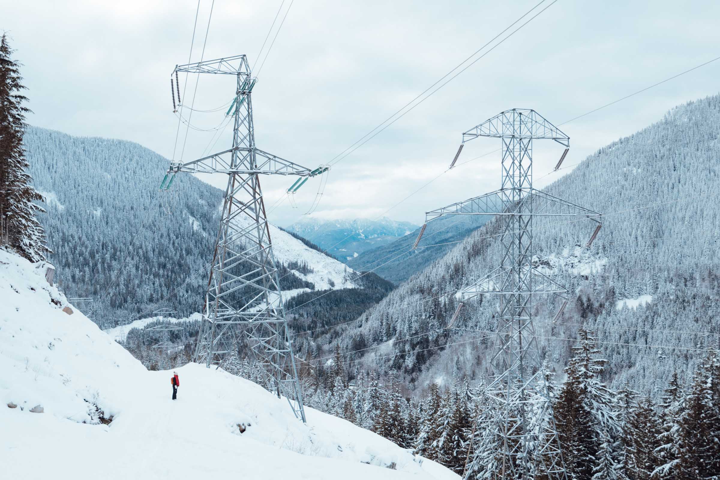 Scenic Hot Springs in Washington: Complete Guide 11 Utility poles at Scenic Hot Springs Washington