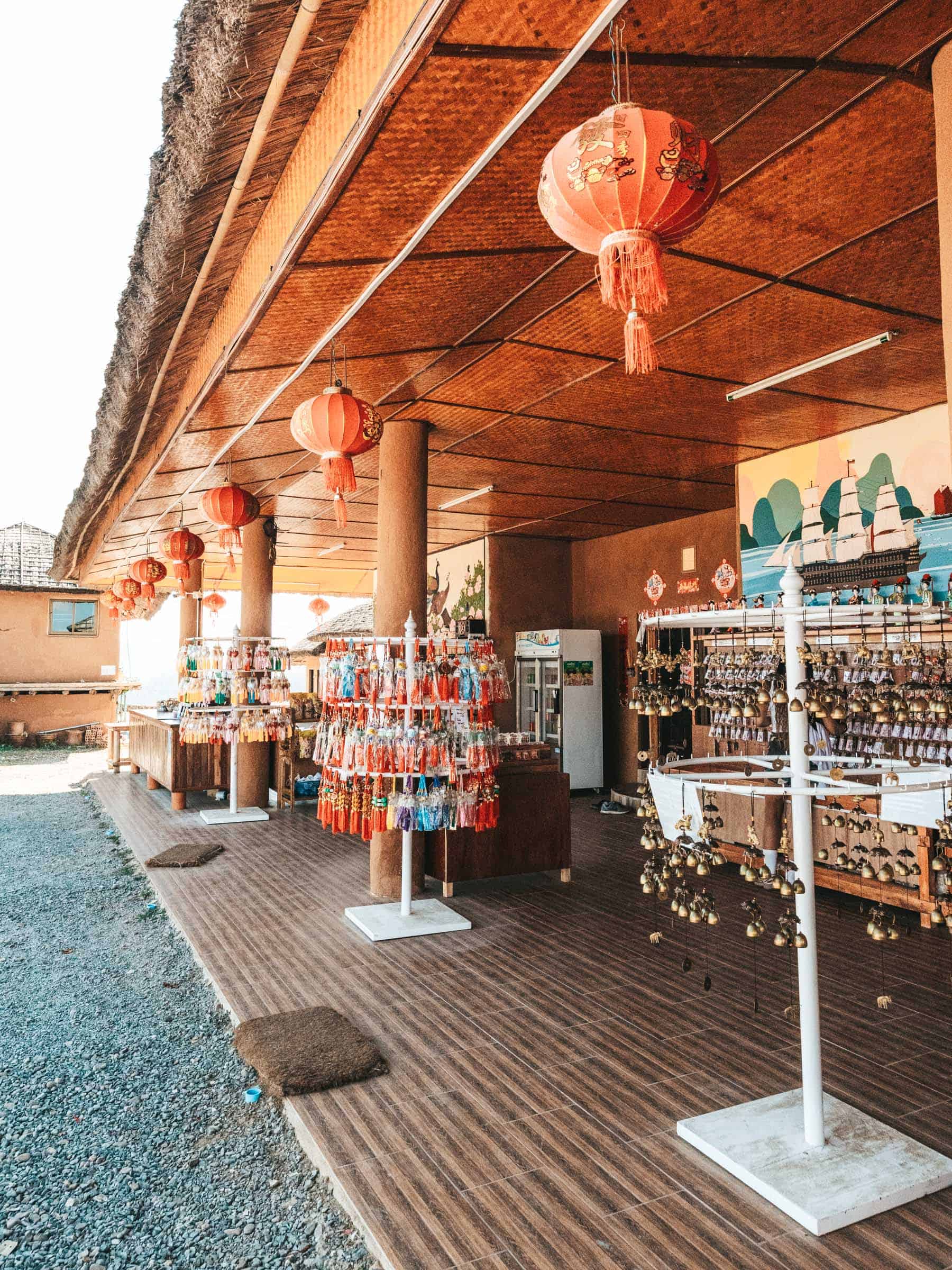 Yun Lai Viewpoint in Pai: Complete Guide 5 Yun Lai Viewpoint Souvenir Shop