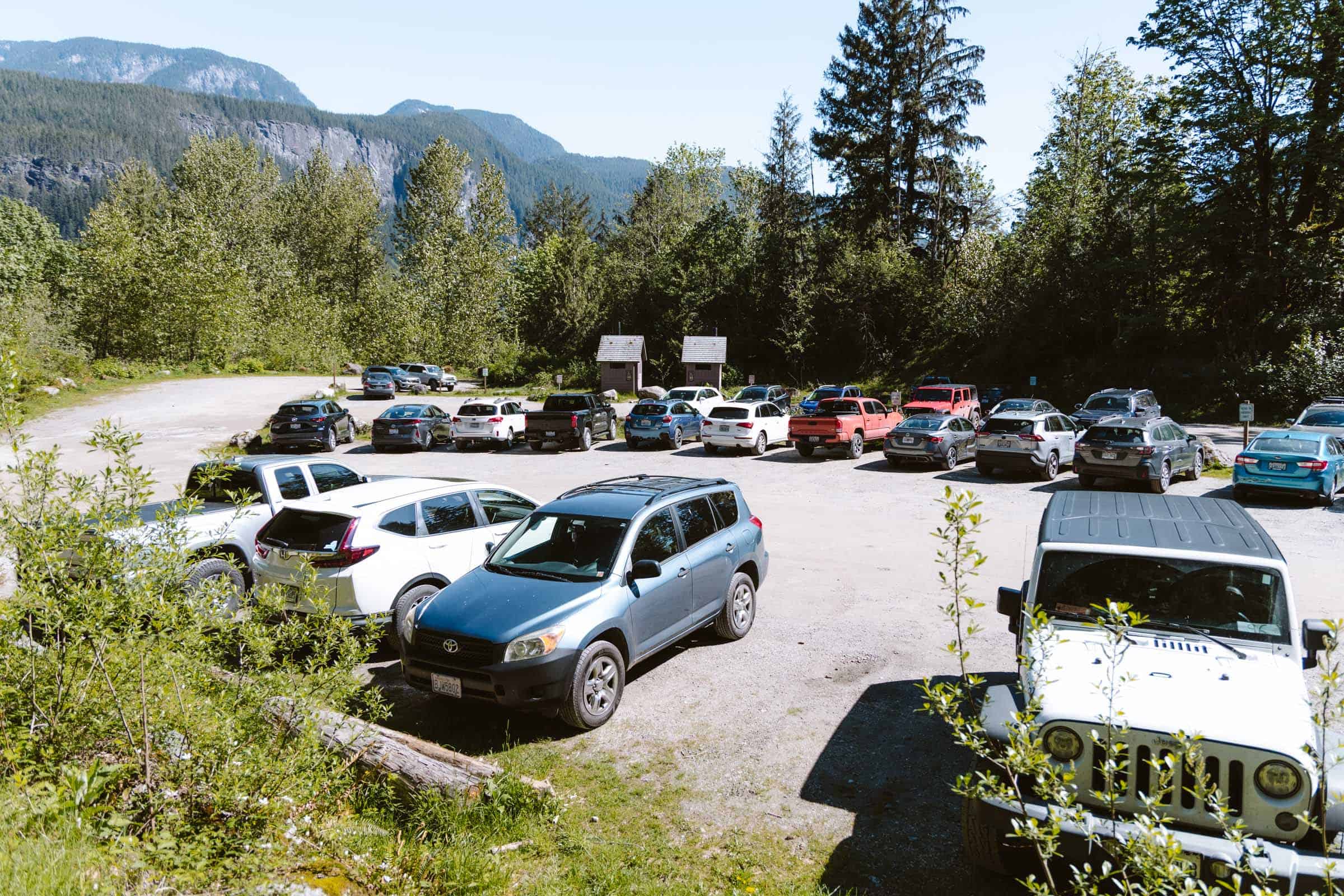 Bridal Veil Falls Lake Serene Parking Lot