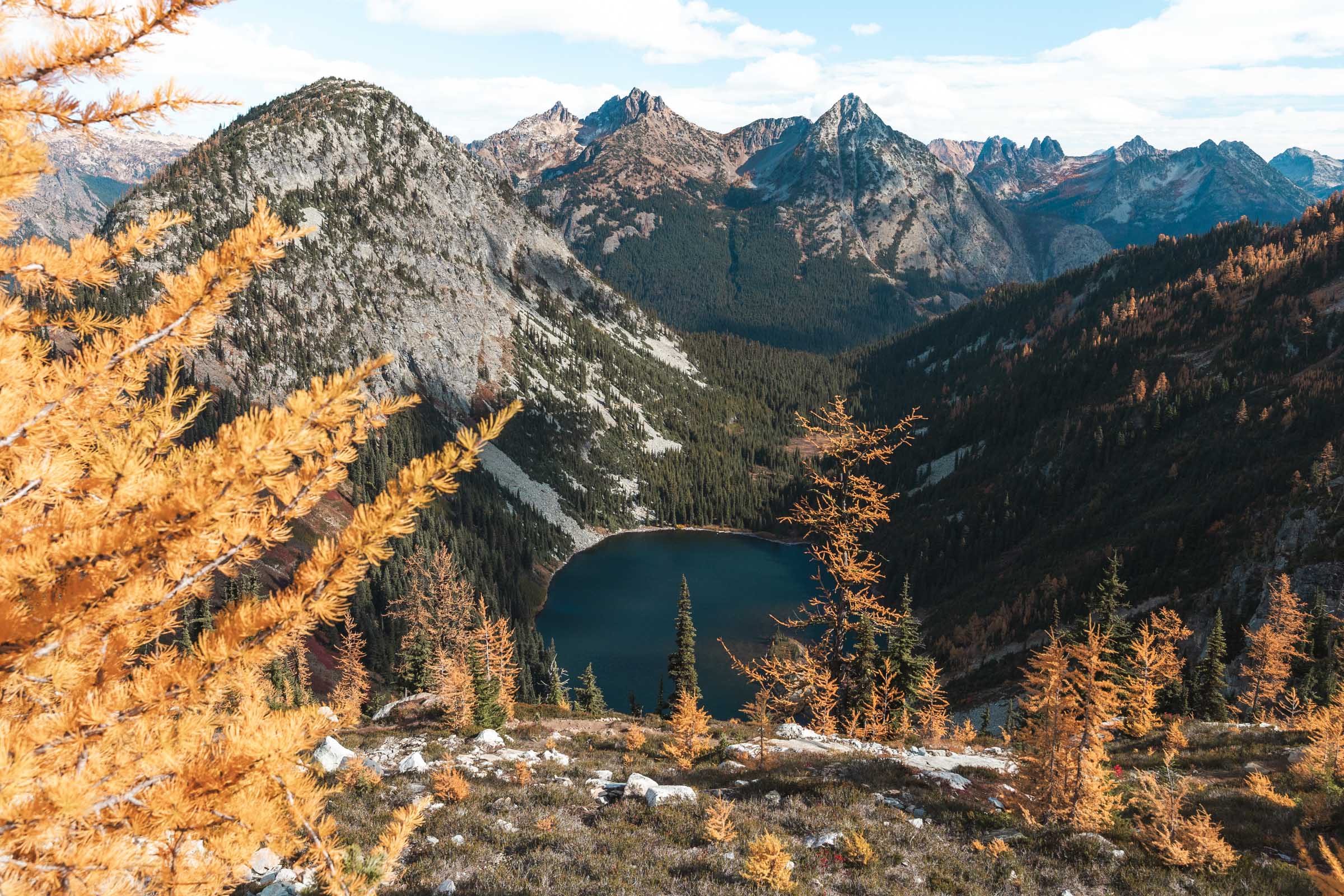 Maple Pass Loop in the North Cascades: Complete Hiking Guide 26 Lake Ann from Maple Pass