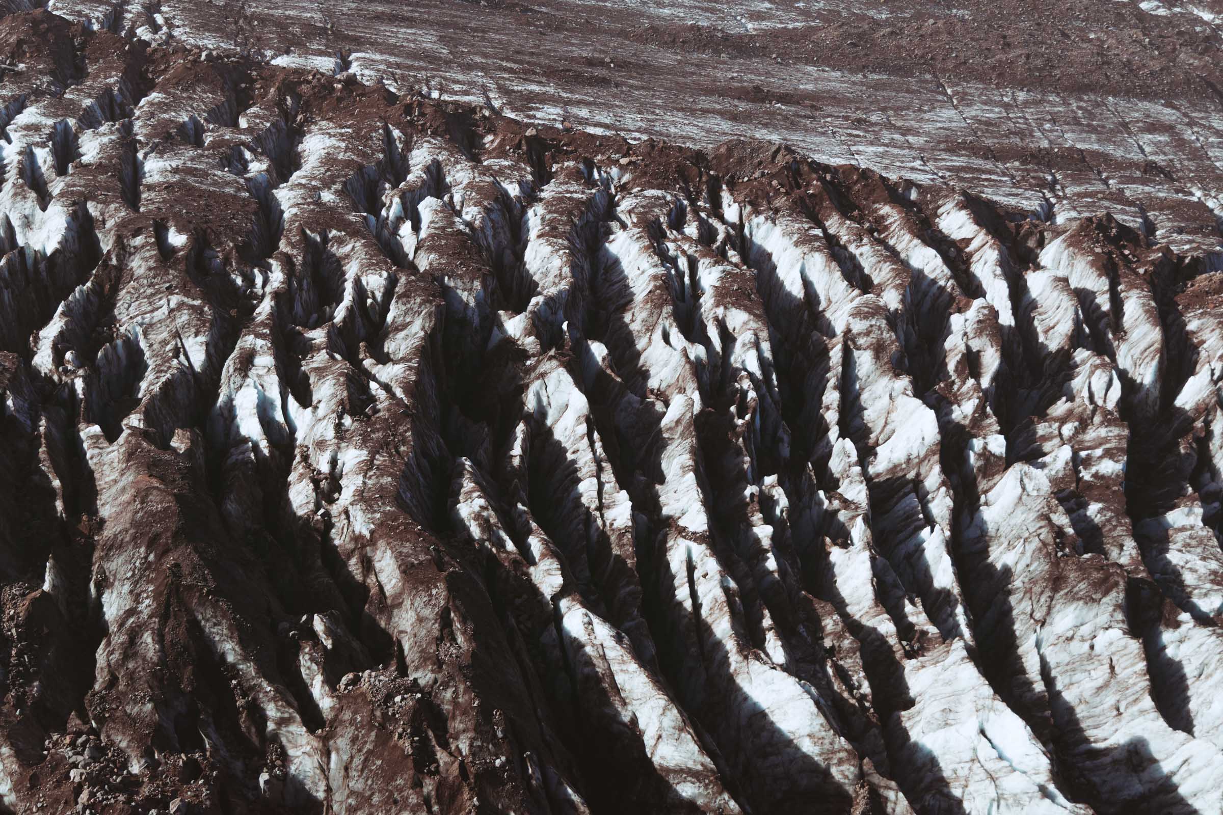 crevasses in carbon glacier rainier
