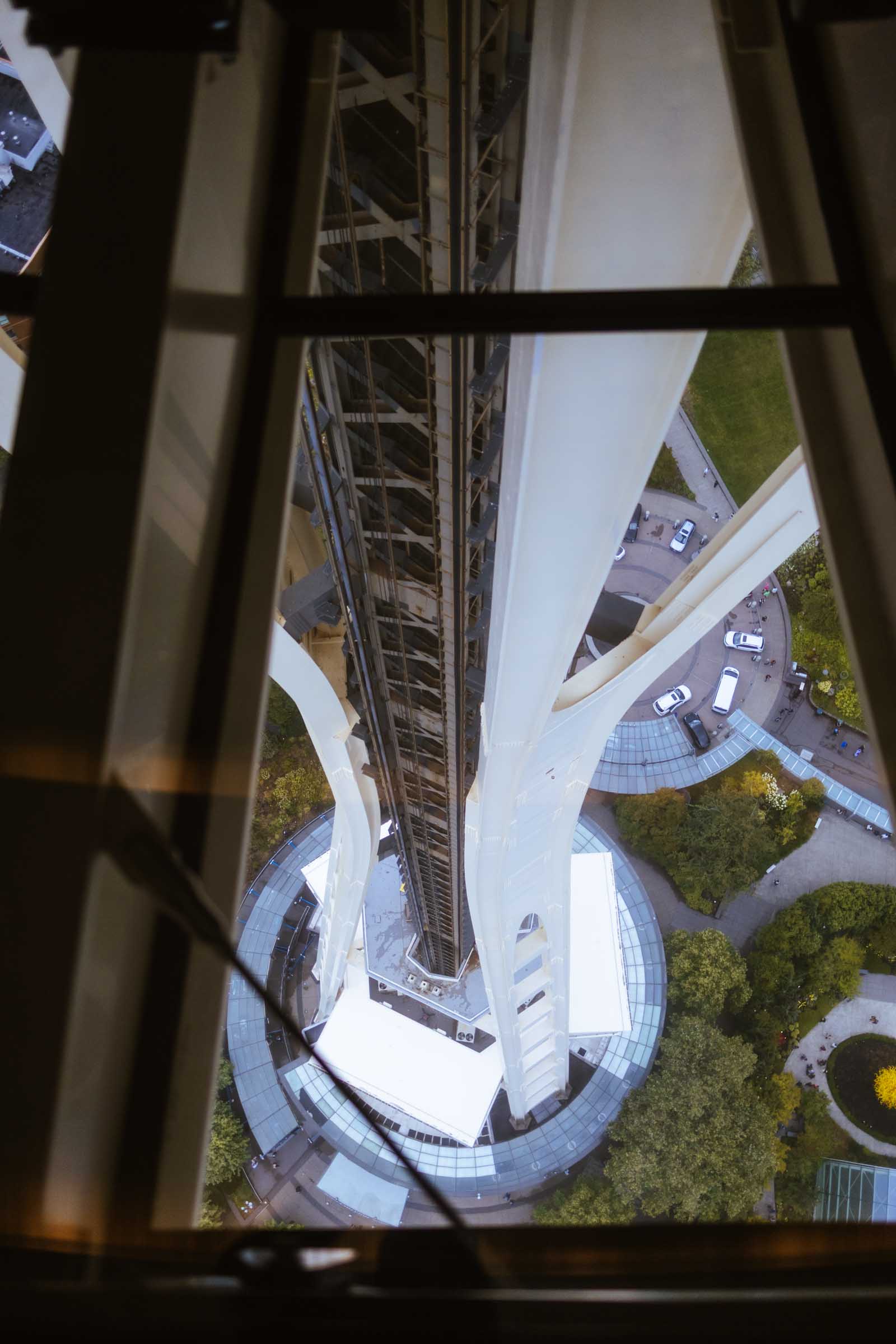 5 Smart Tips for Visiting the Space Needle (From a Local) 9 space needle glass floor