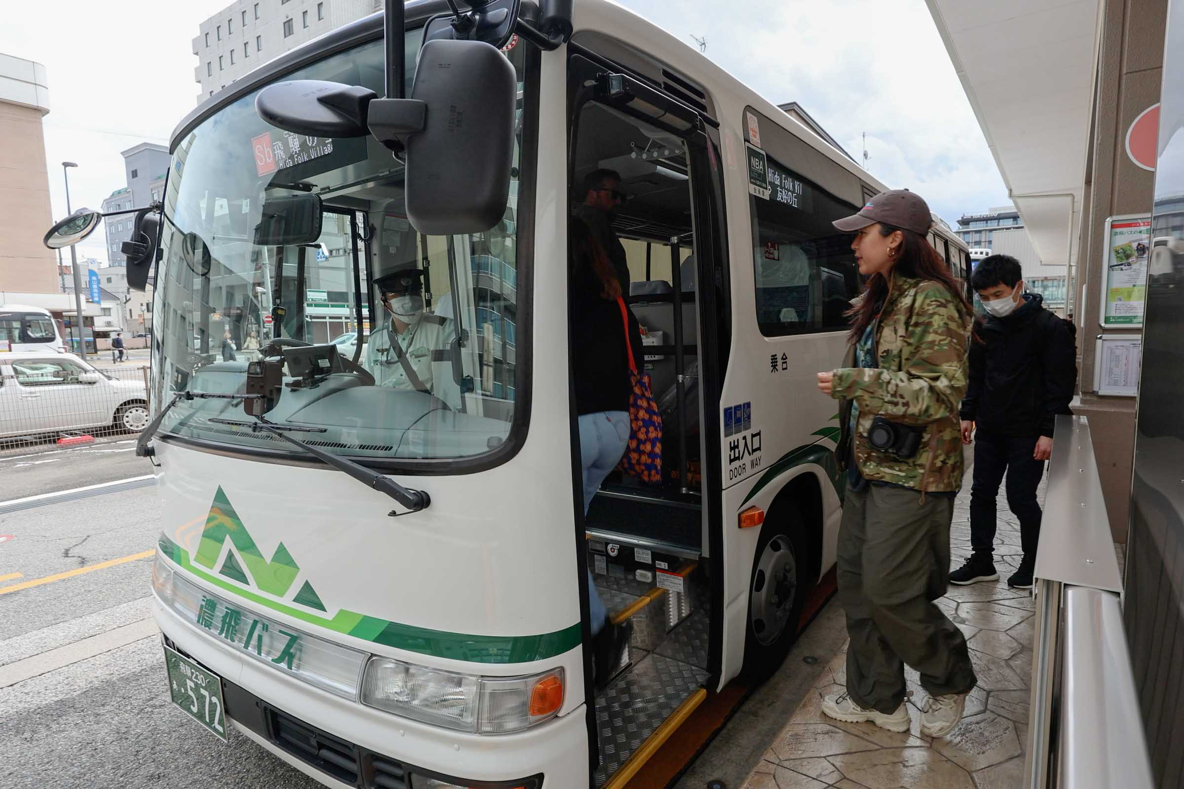 bus at takayama station