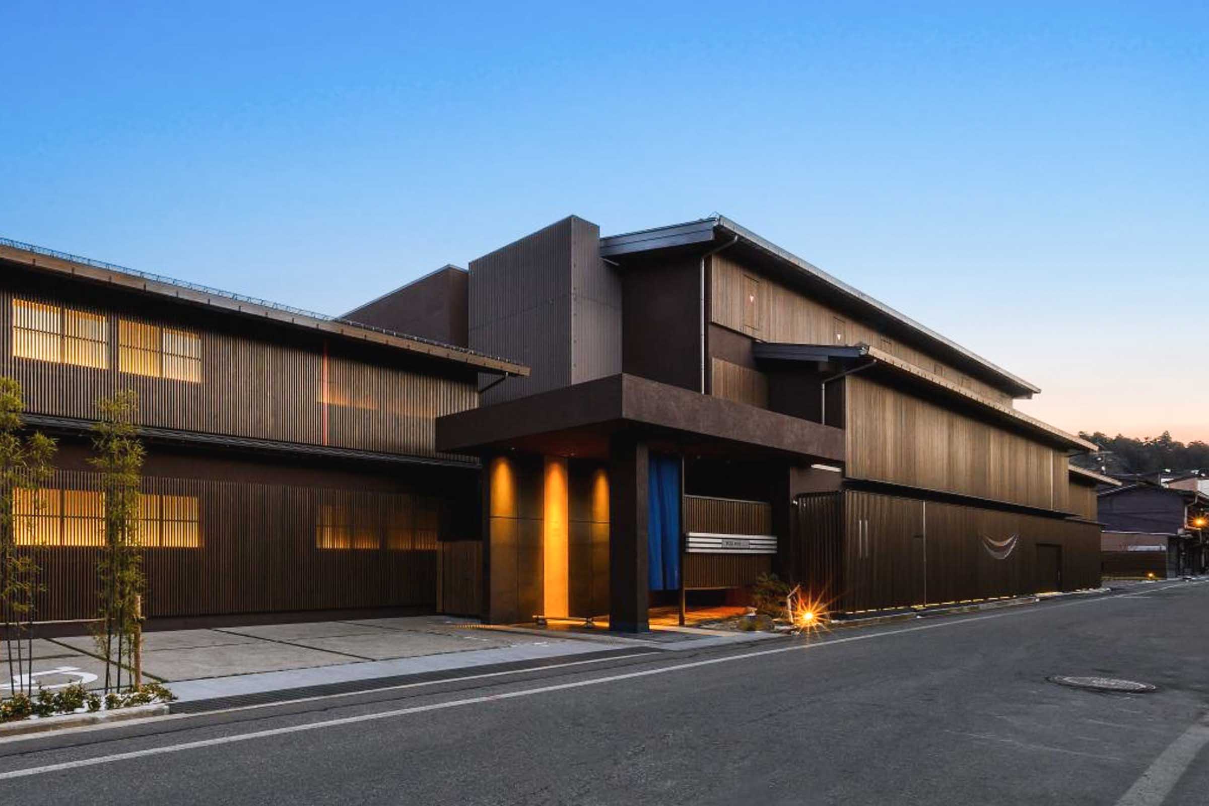 Where to Stay in Takayama: Guide to the Best Areas and Hotels 34 hotel wood takayama exterior