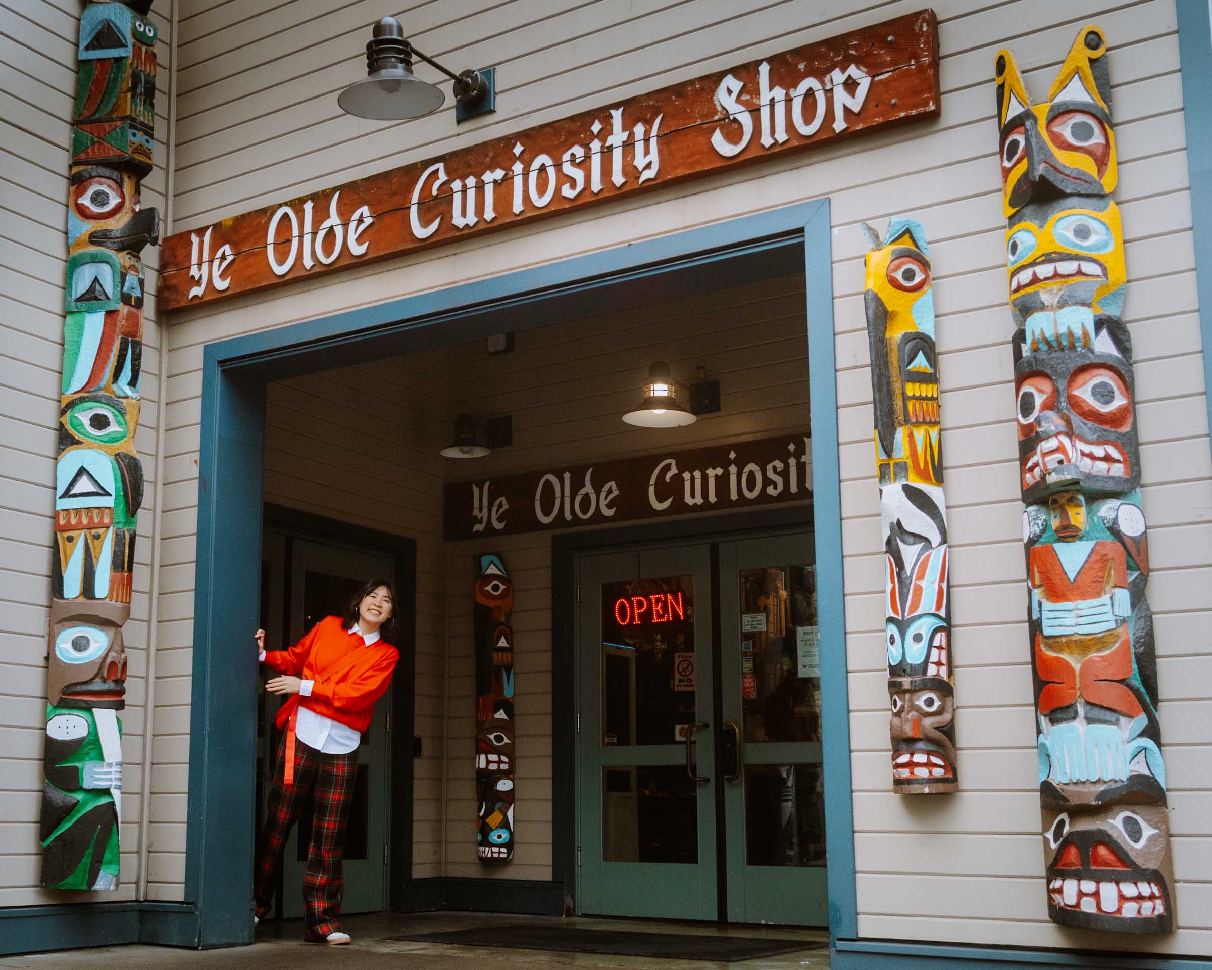 15 Amazing Things to Do at the Seattle Waterfront: Travel Guide 7 ye olde curiosity shop entrance seattle waterfront